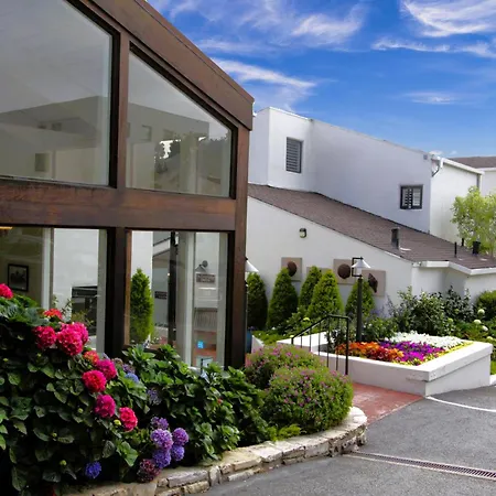 Lobos Lodge